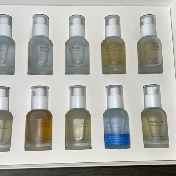 Mixsoon Presskit Set Sampler Kit 14 1oz bottles of Essence Body Mist Fragrance